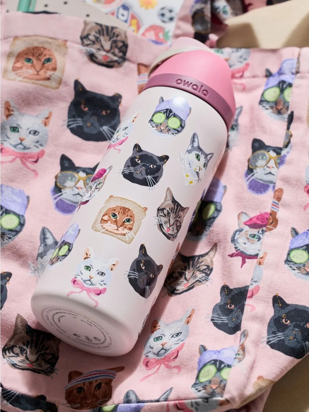Owala Exclusive Cat Collage 32oz Freesip Water Bottle